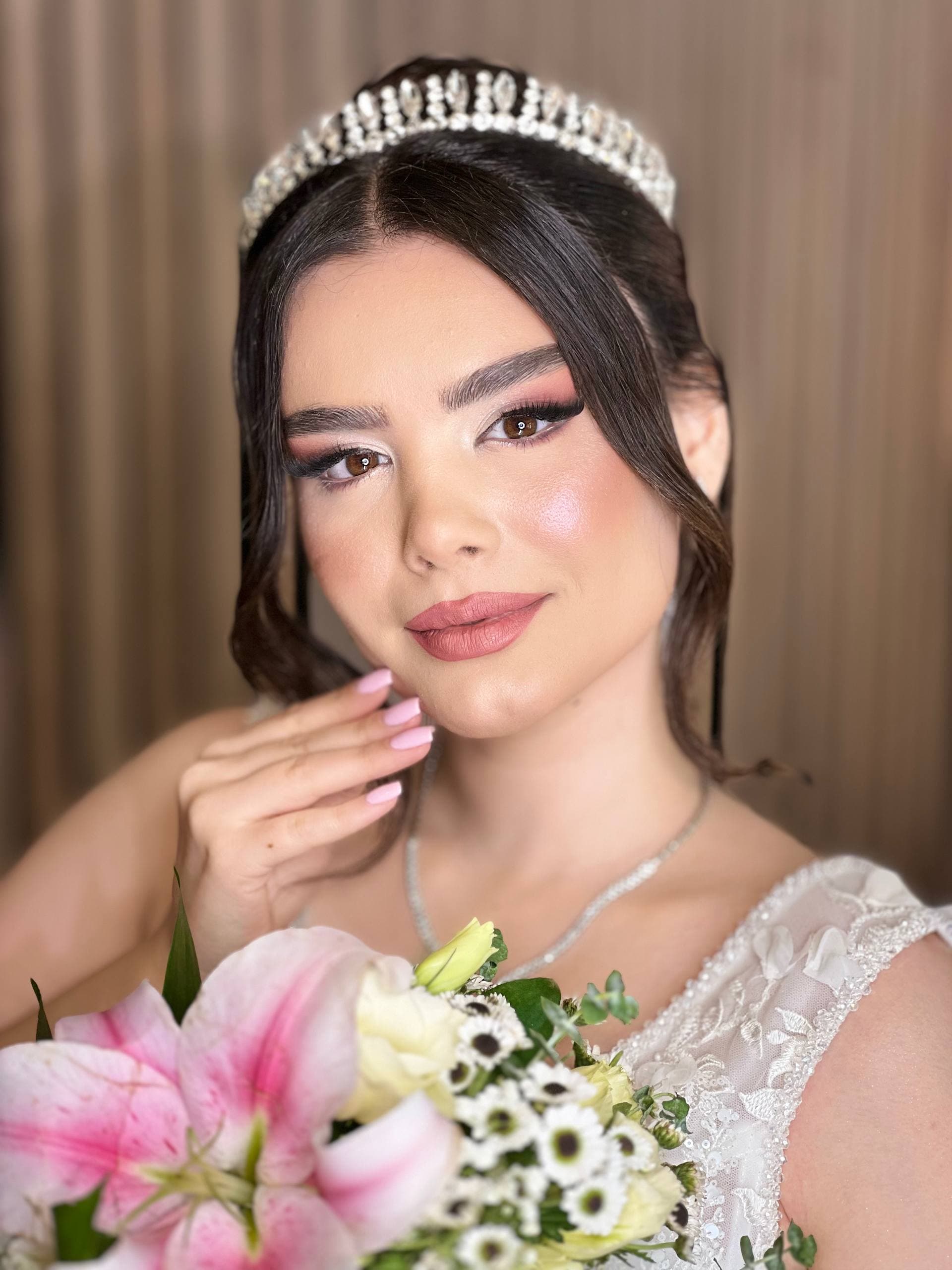 نمونه میکاپ عروس با سبک لایت و طبیعی
